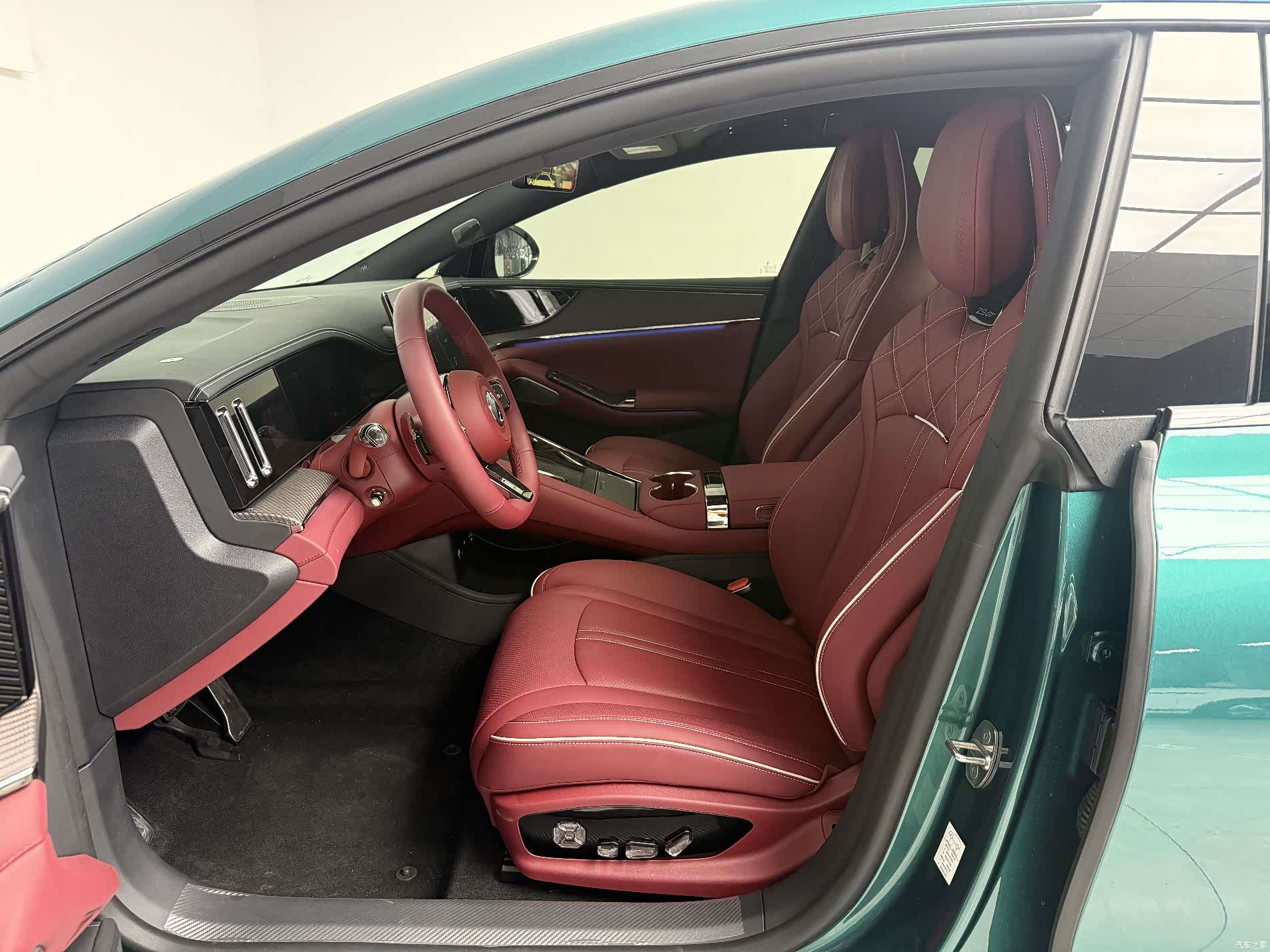 Denza Z9GT, 2026 18