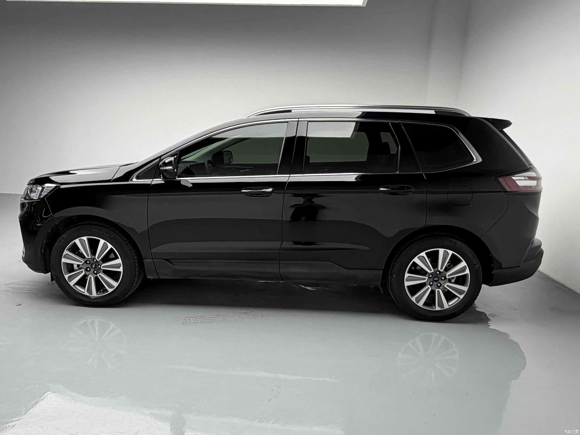 Ford Edge, 2022 все фото