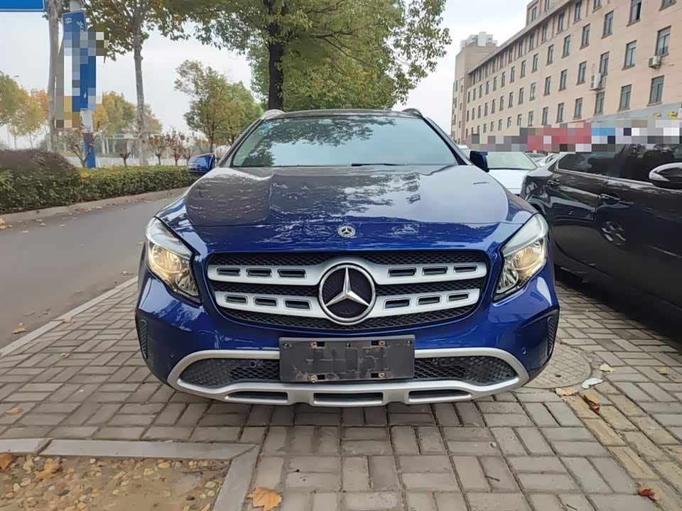 Mercedes-Benz GLA