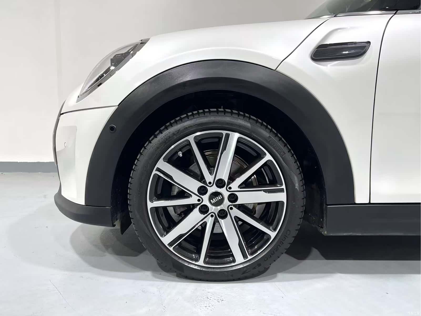 Mini Cooper, 2024 4