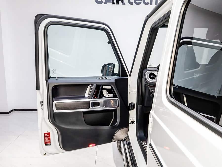 Mercedes-Benz G-Class 2023, фото 3