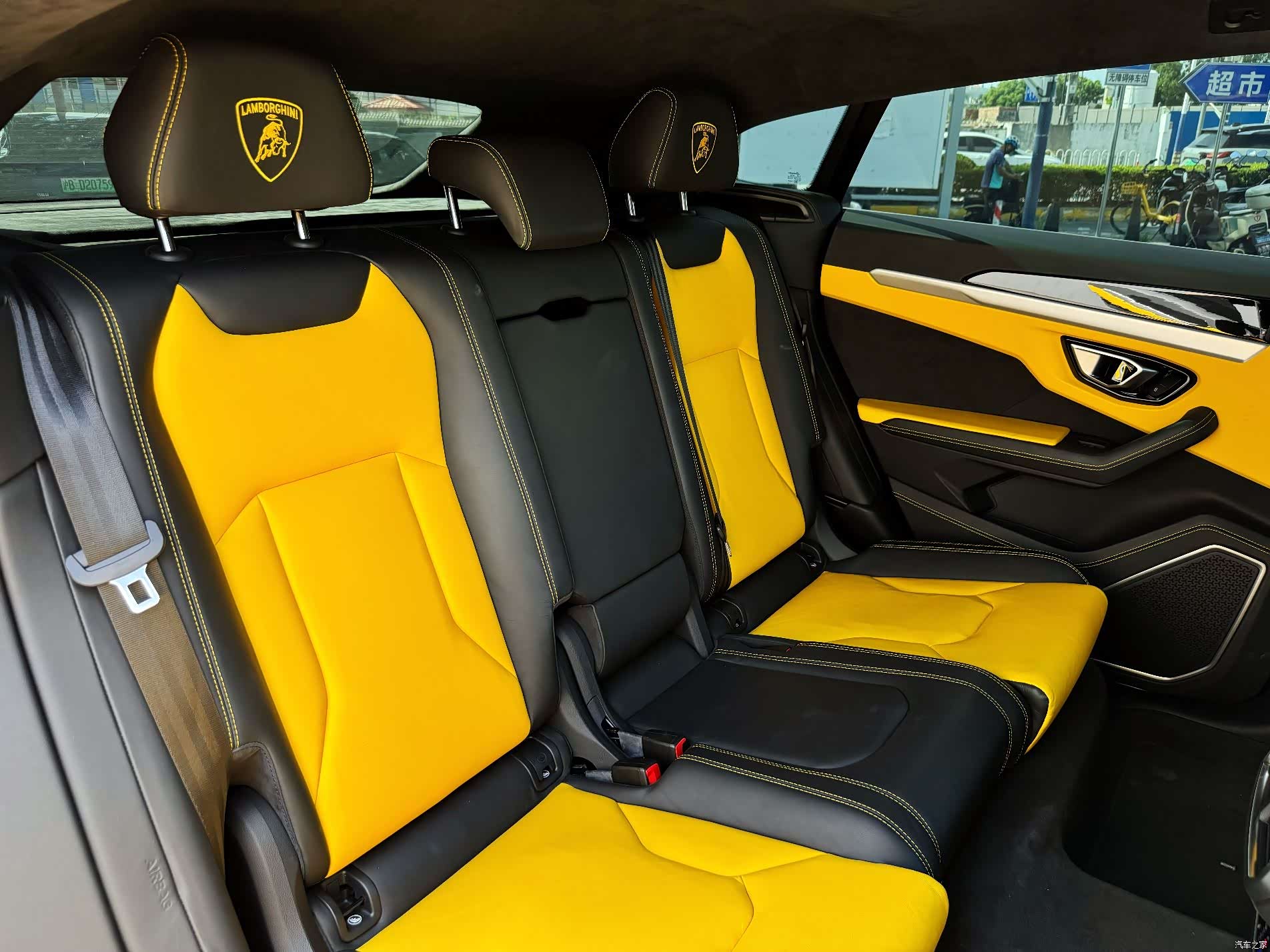 Lamborghini Urus, 2023 8