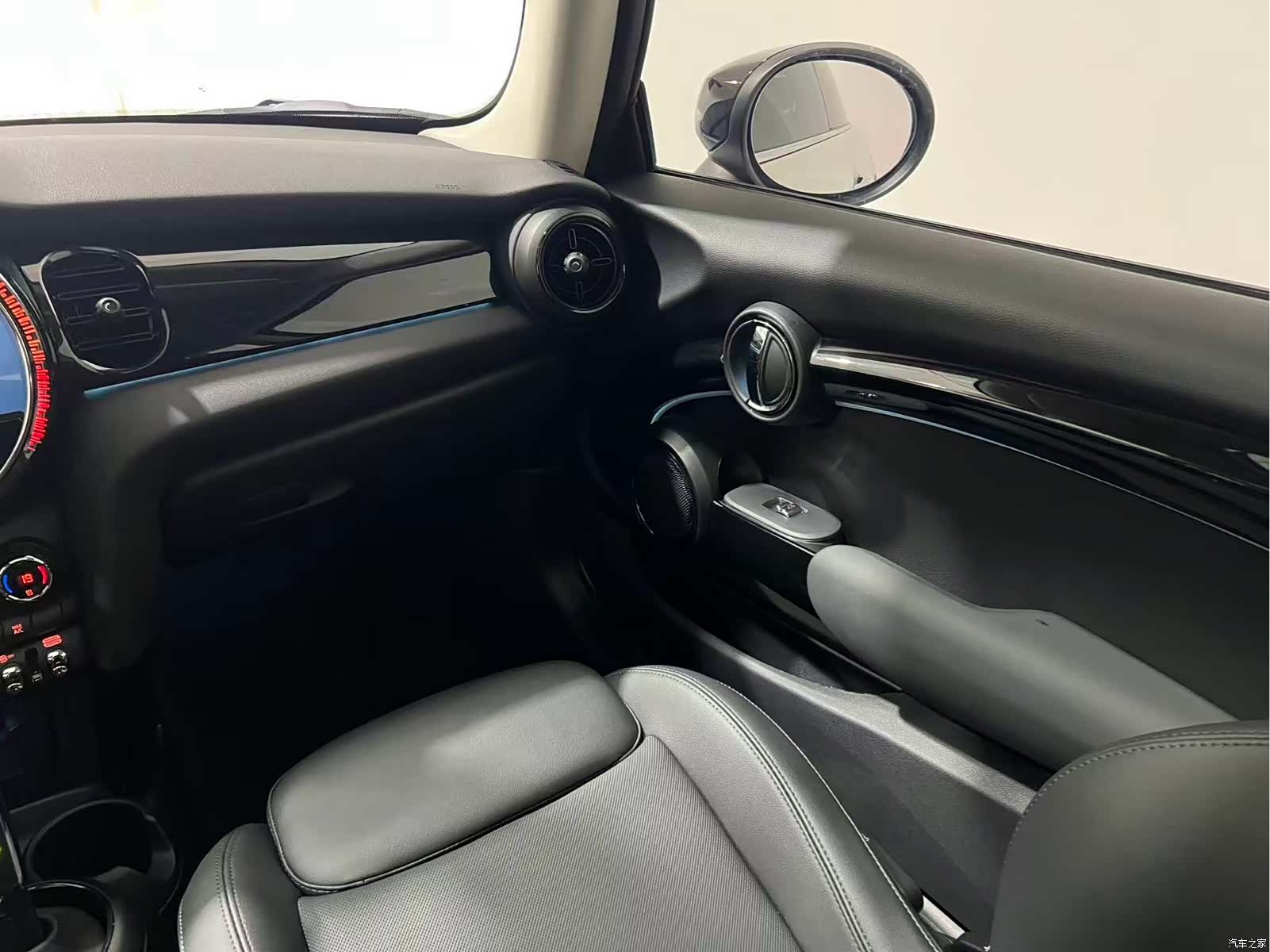 Mini Cooper, 2024 15