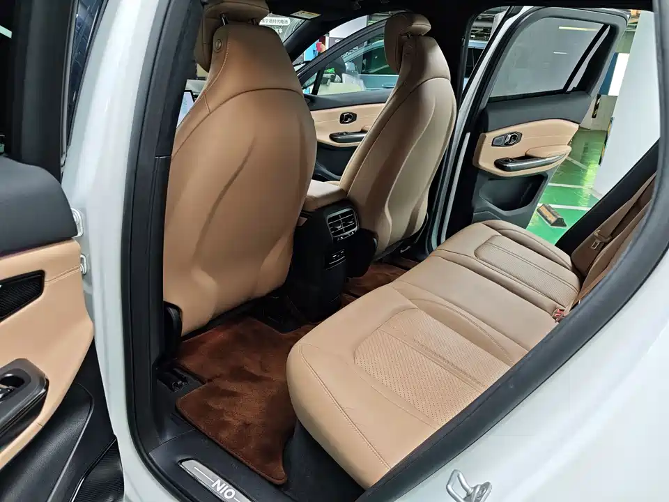 NIO ES6