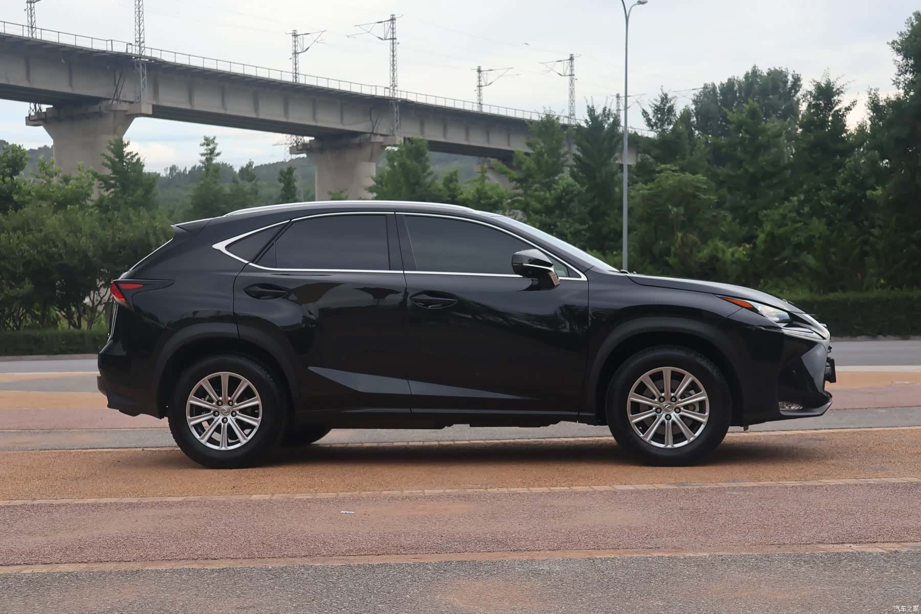 Lexus NX, 2017 2