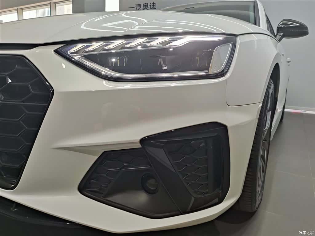 Audi A4L, 2023 25