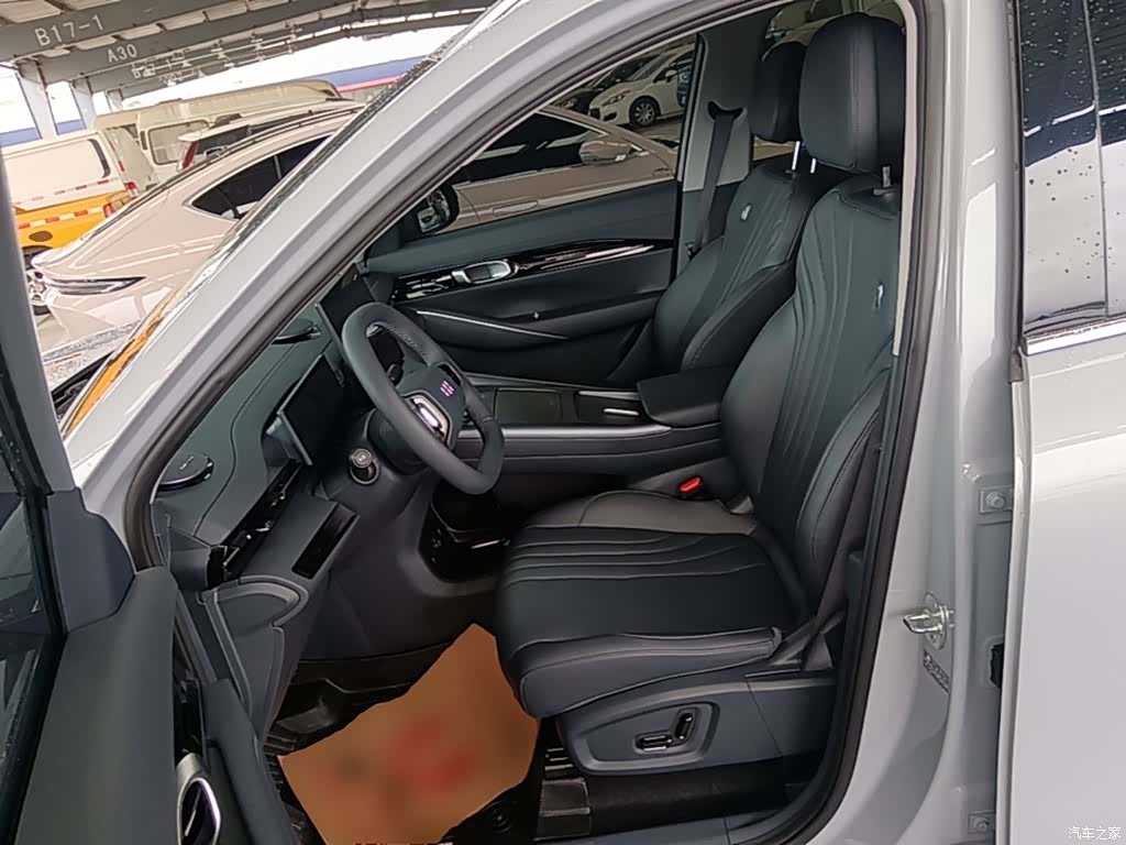 Geely Galaxy E5, 2024 15