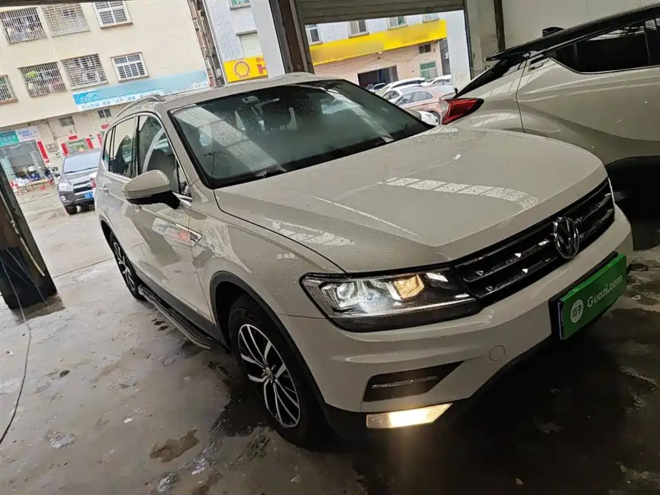 Volkswagen Tiguan L