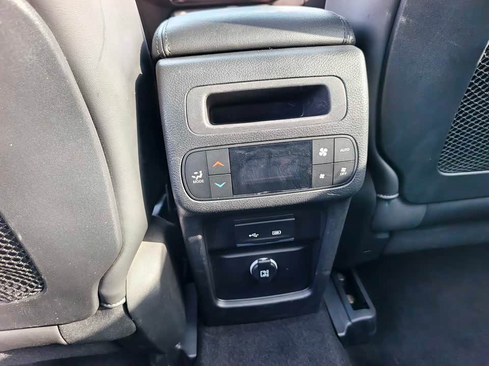 Jeep Grand Commander