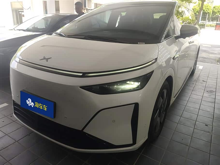 XPENG X9