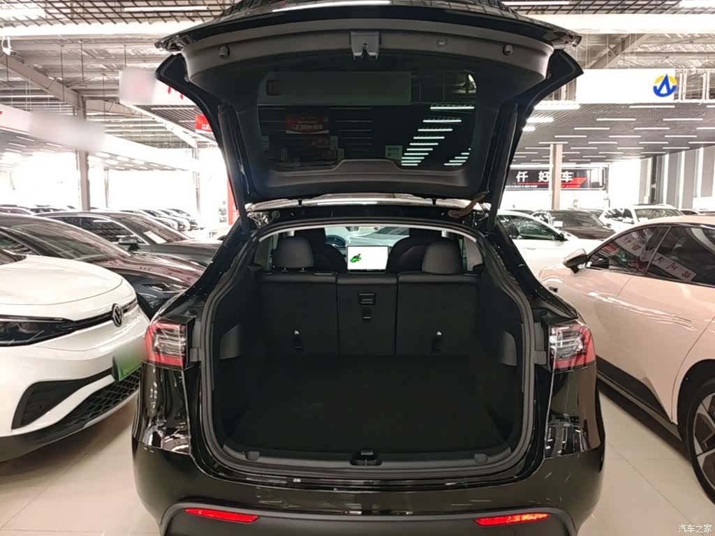 Tesla Model Y, 2021 19