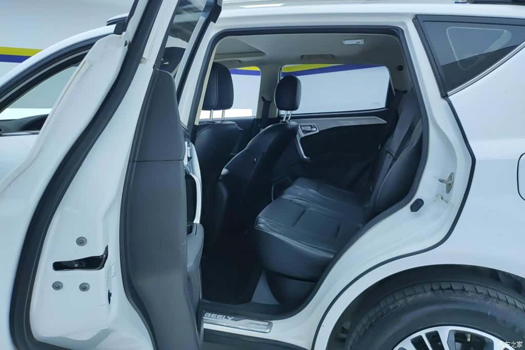 Geely X6, 2016 11