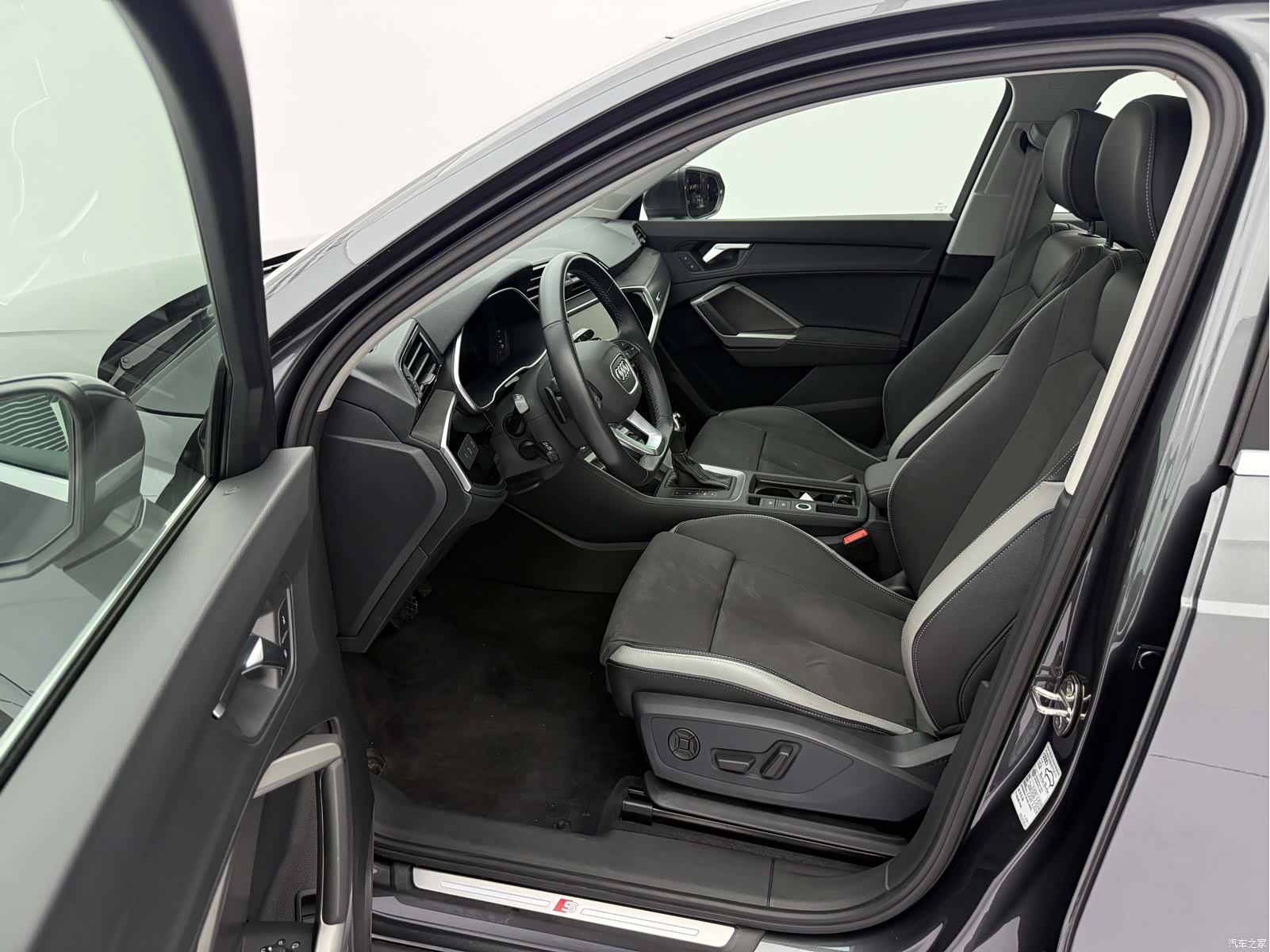 Audi Q3, 2023 19