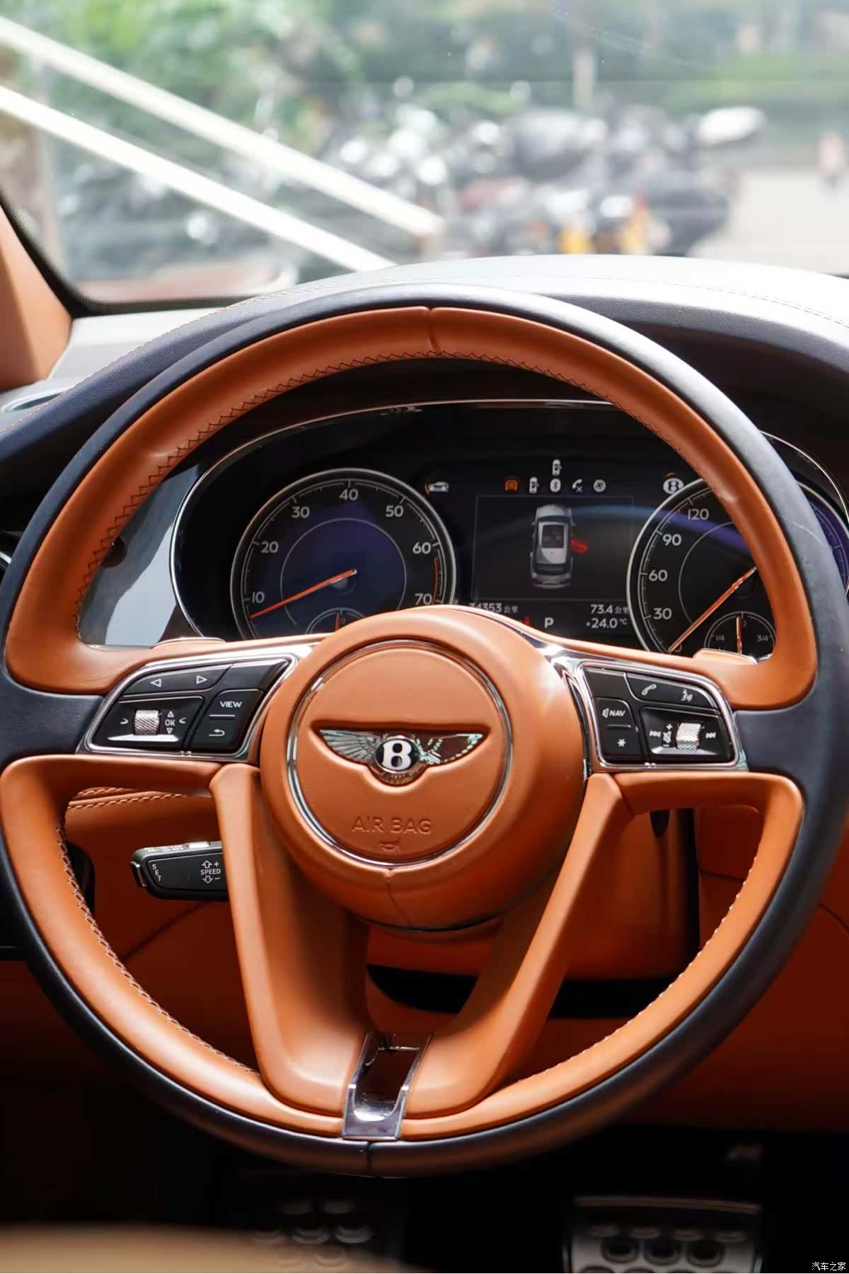 Bentley Bentayga, 2017 17