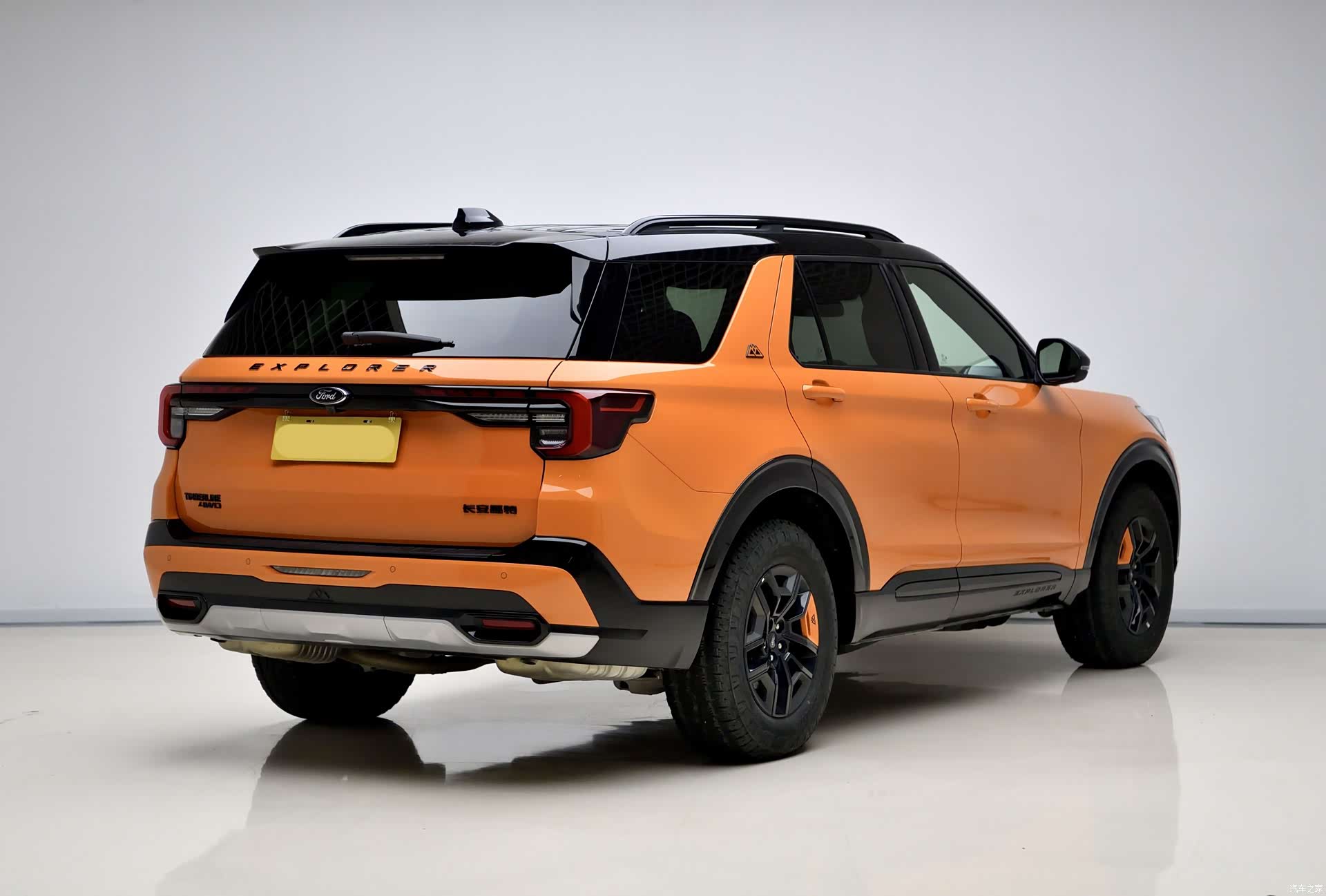 Ford Explorer, 2024 4