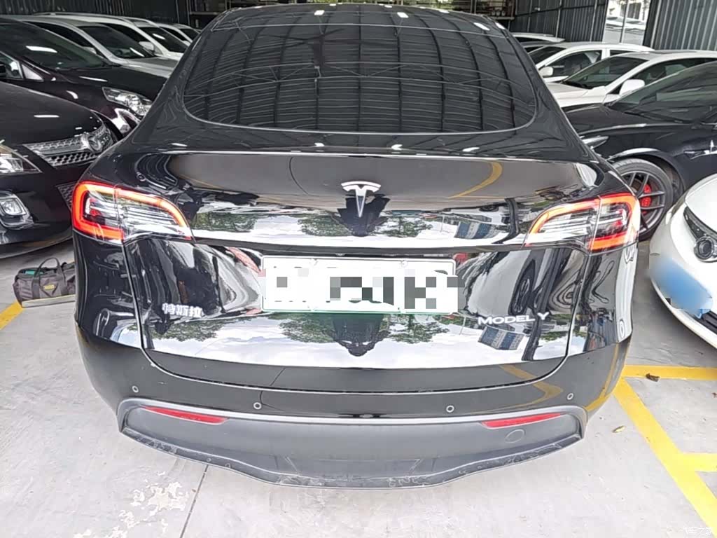 Tesla Model Y, 2022 6
