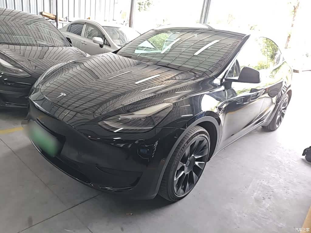 Tesla Model Y, 2022 2