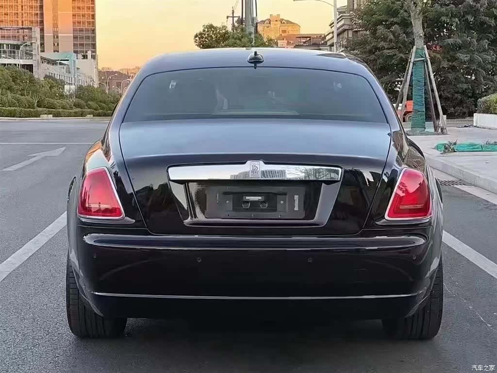Rolls-Royce Ghost, 2017 все фото