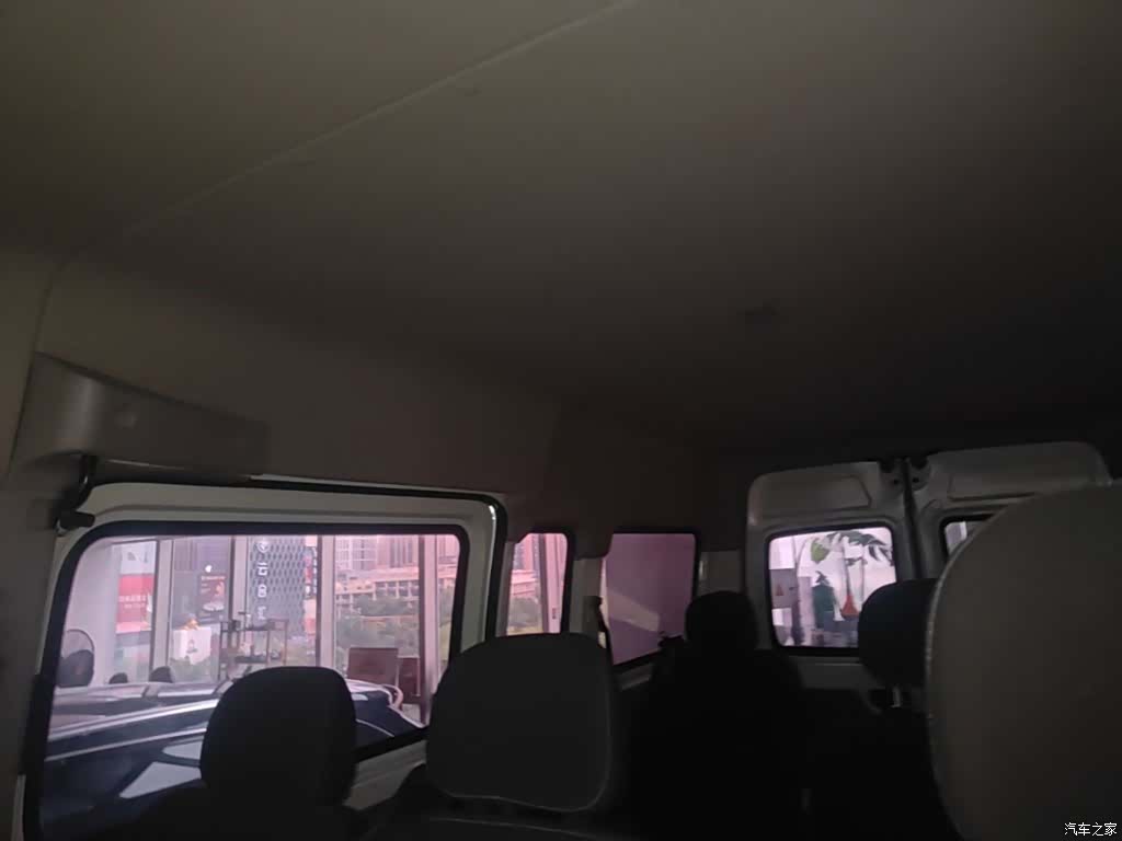 Maxus V80, 2023 18