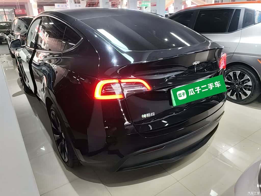 Tesla Model Y, 2022 все фото