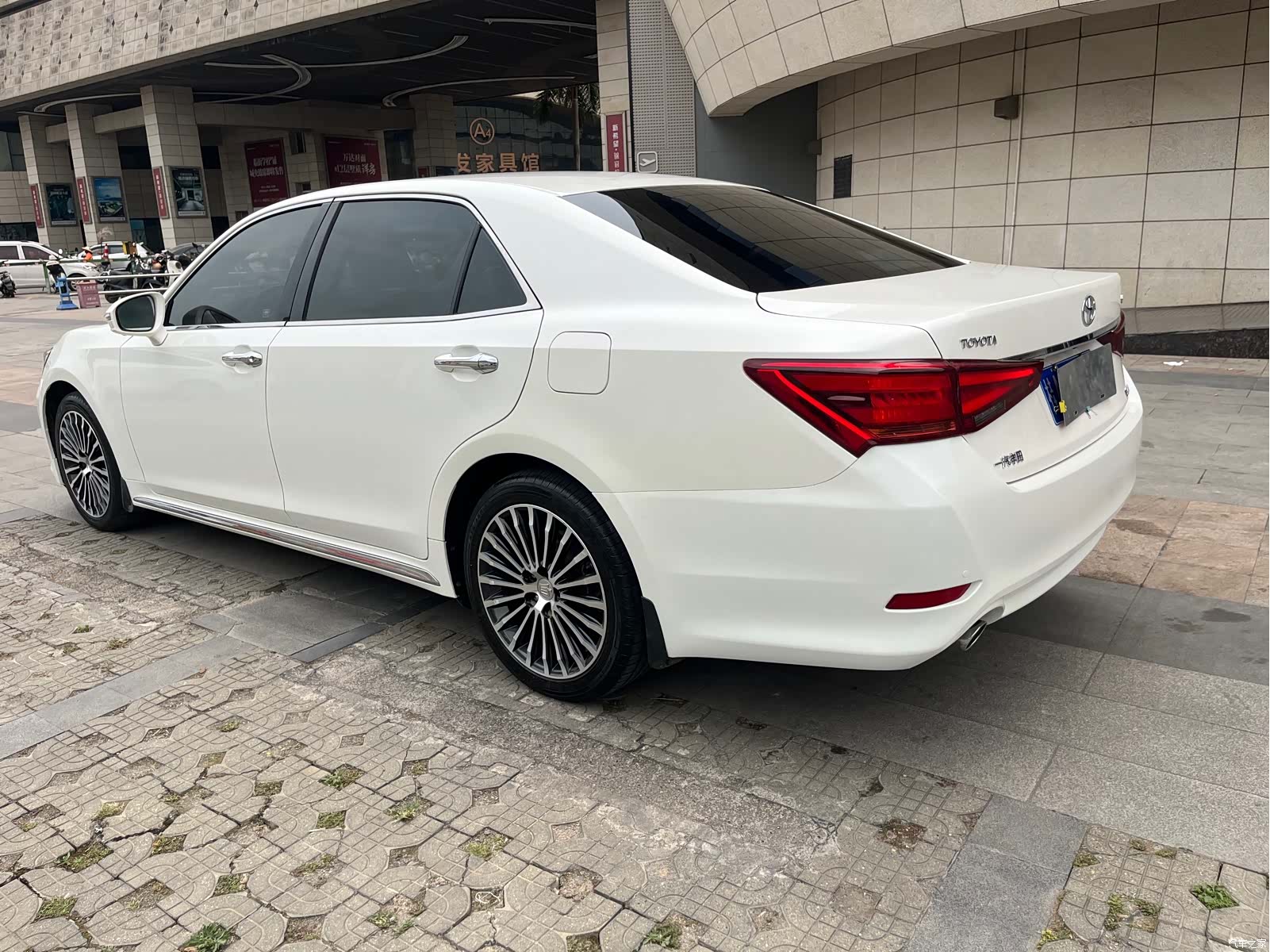 Toyota Crown, 2018 6