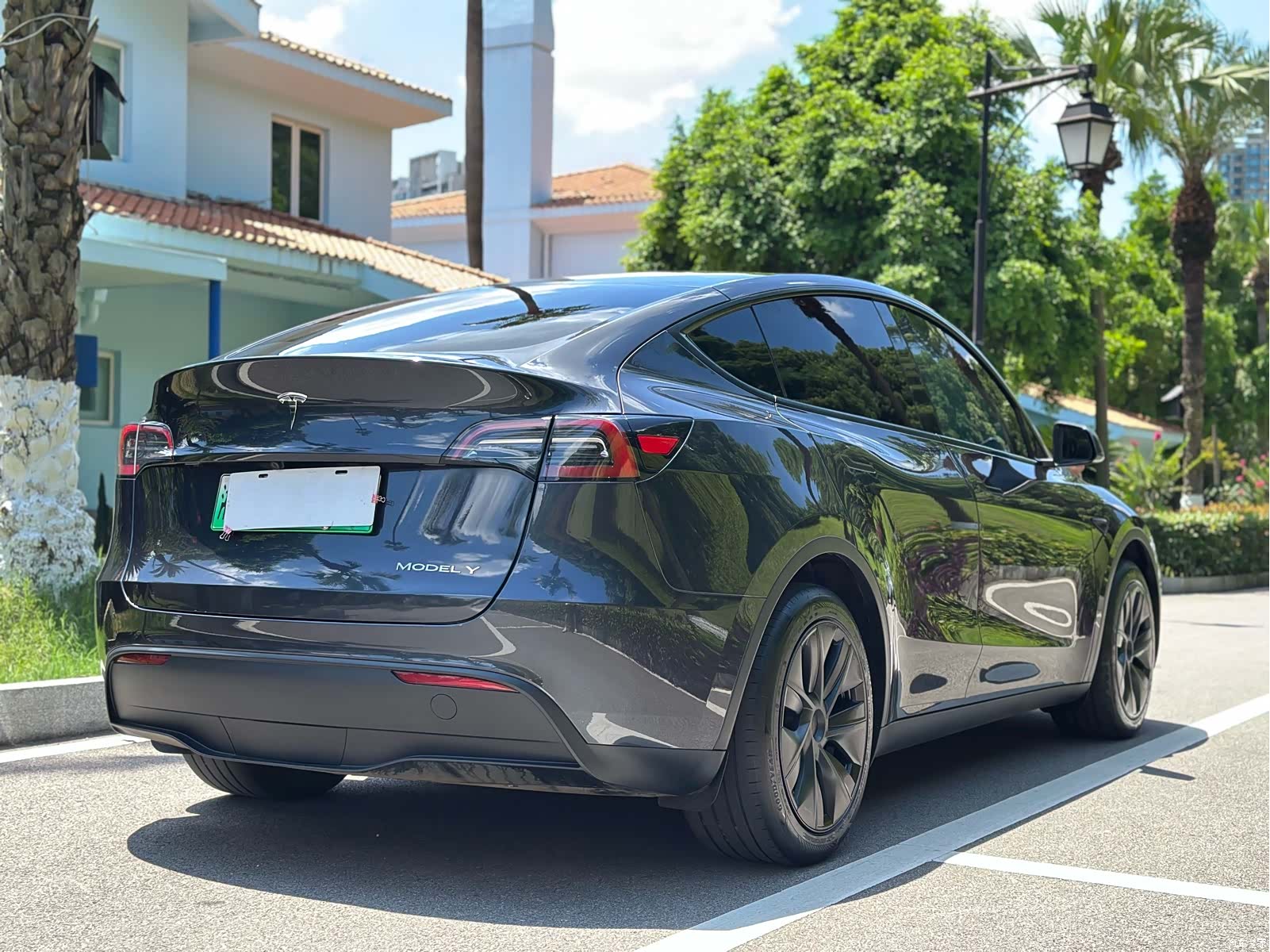 Tesla Model Y, 2024 13