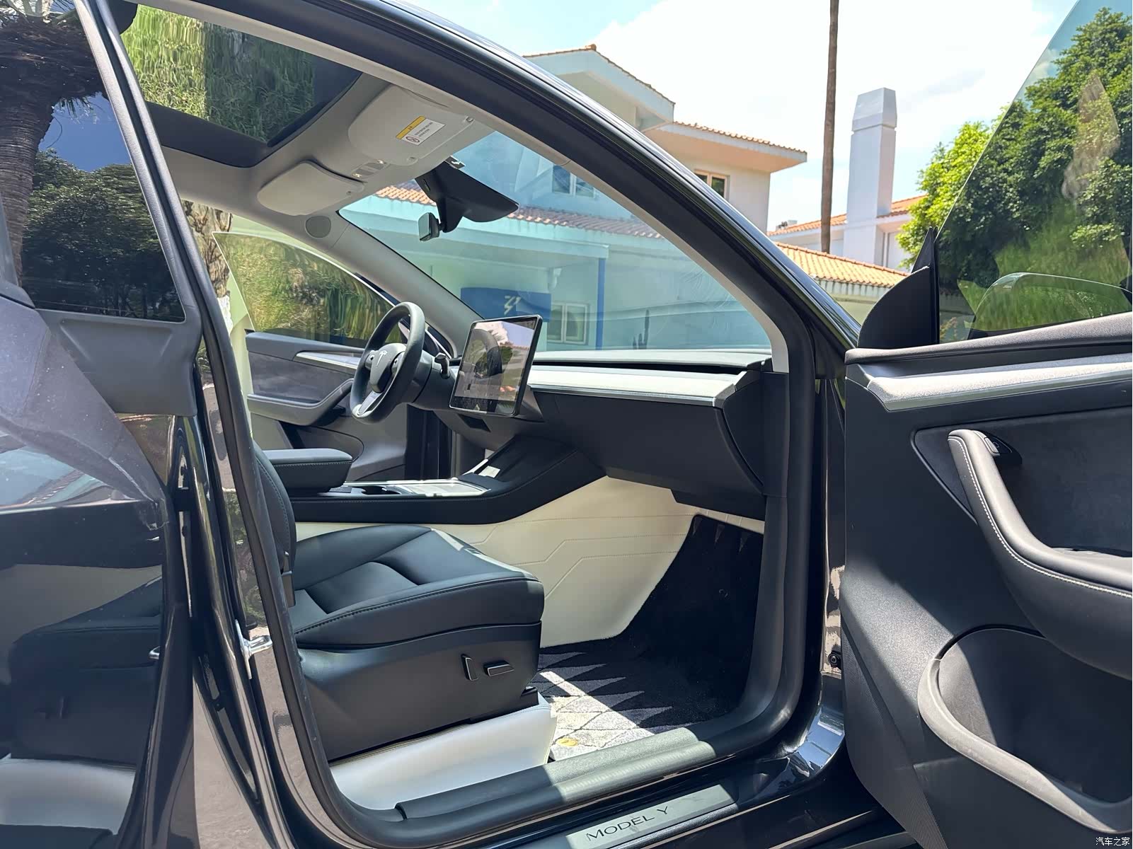 Tesla Model Y, 2024 10