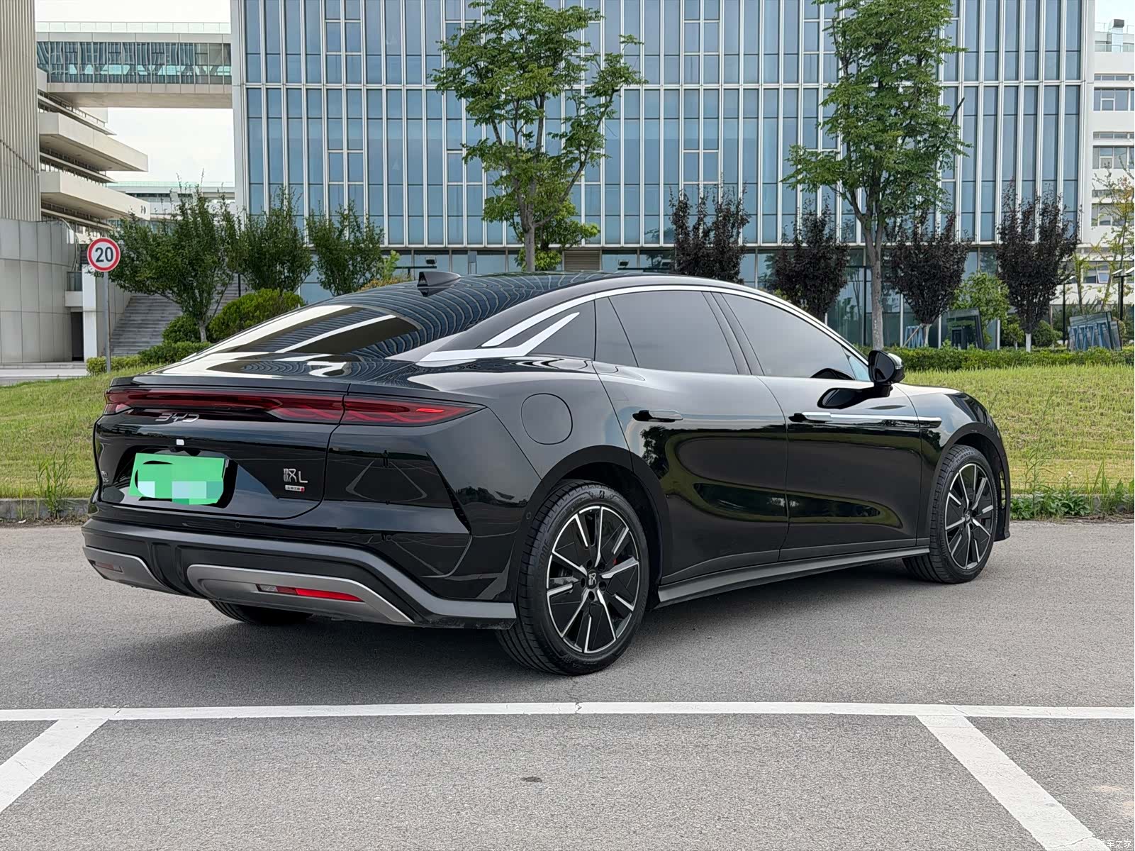 BYD Han, 2025 4