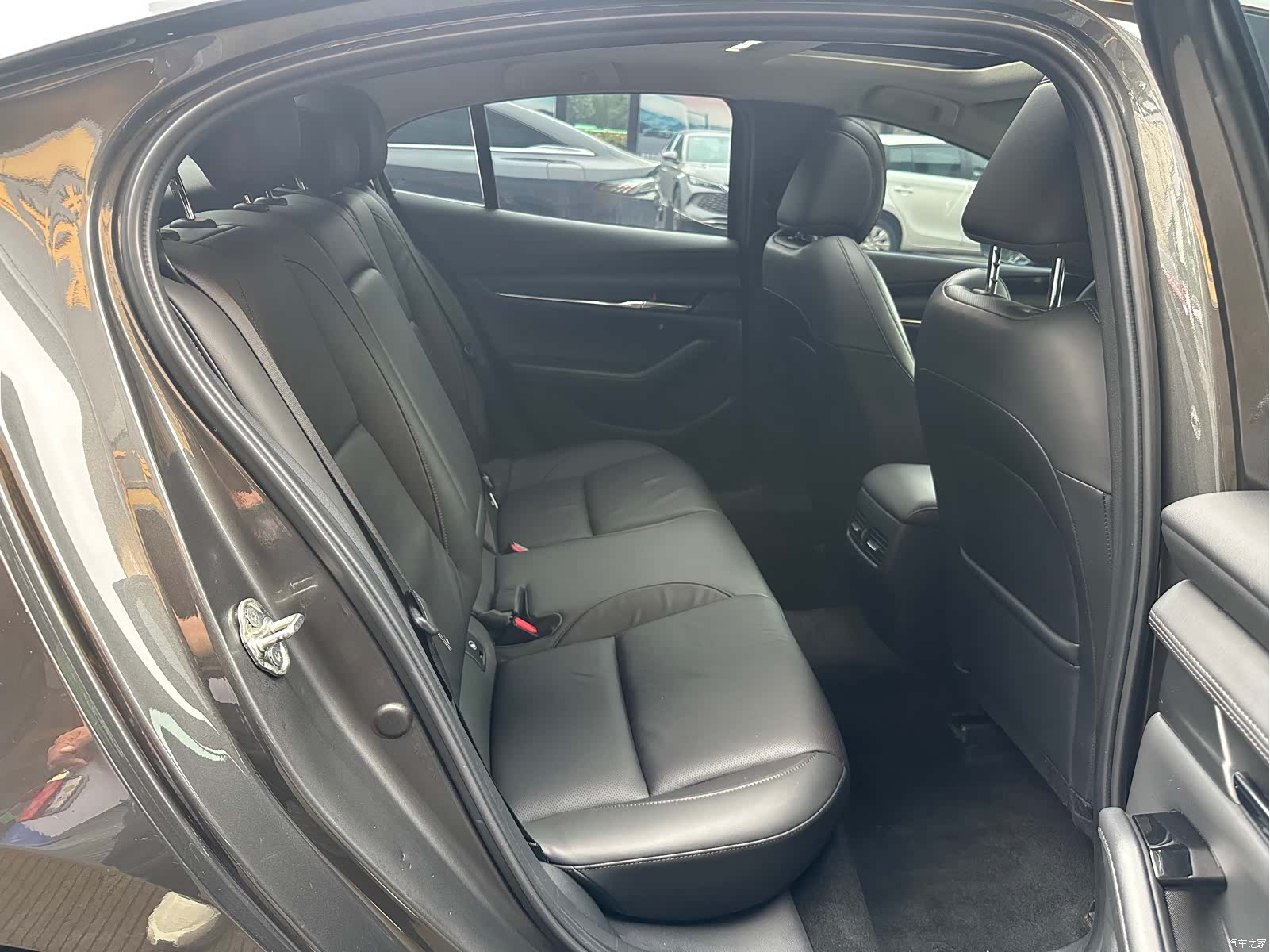 Mazda Mazda3, 2023 17