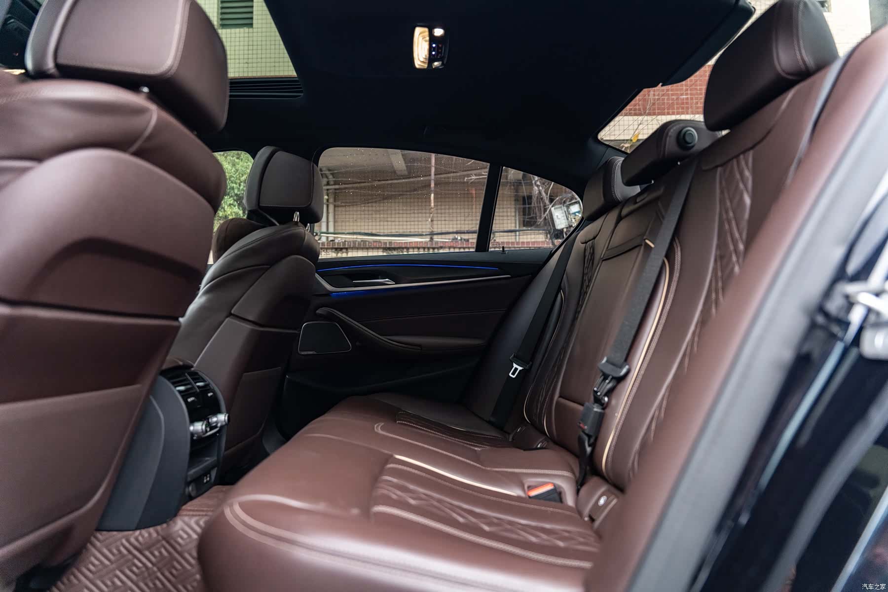 BMW 5 Series, 2023 14