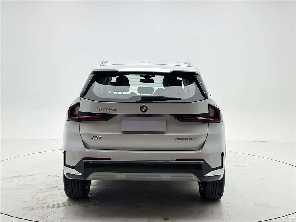 BMW X1, 2023 все фото