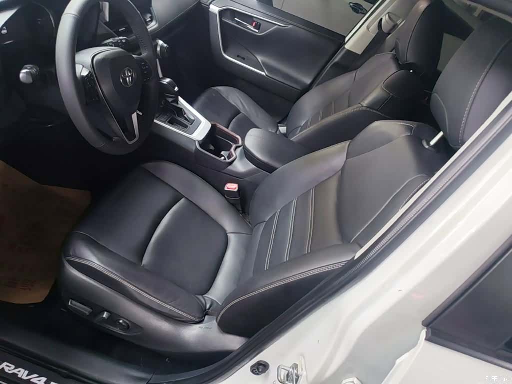 Toyota RAV4, 2021 15