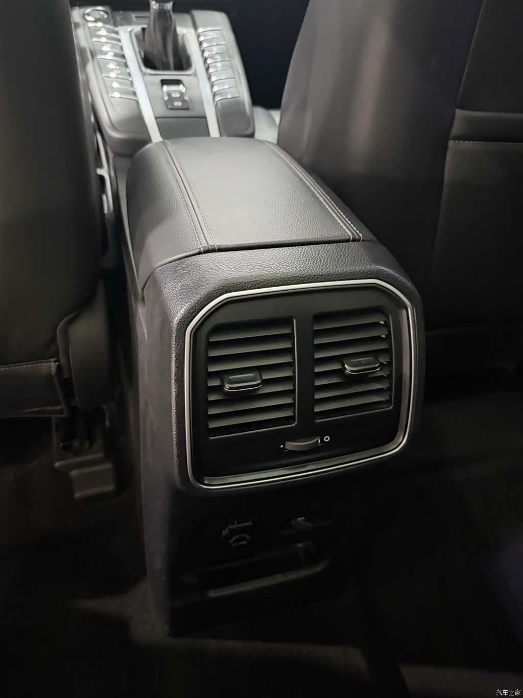 Zotye SR9, 2017 9