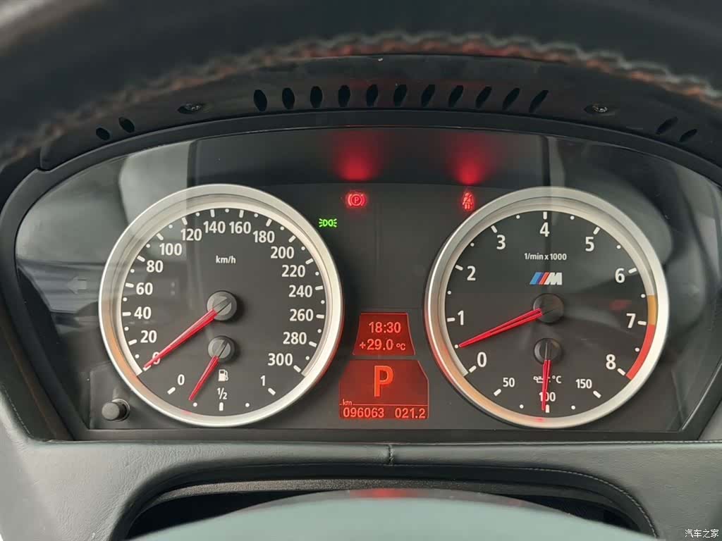 BMW X6, 2011 10