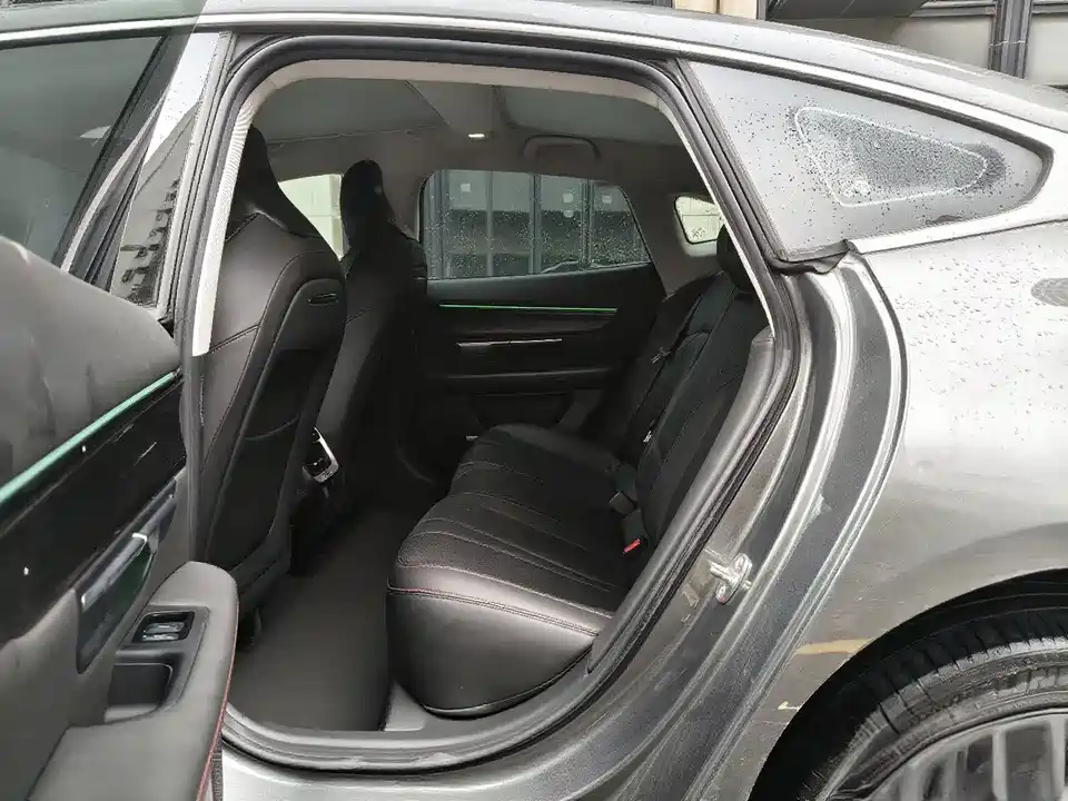 XPENG P7