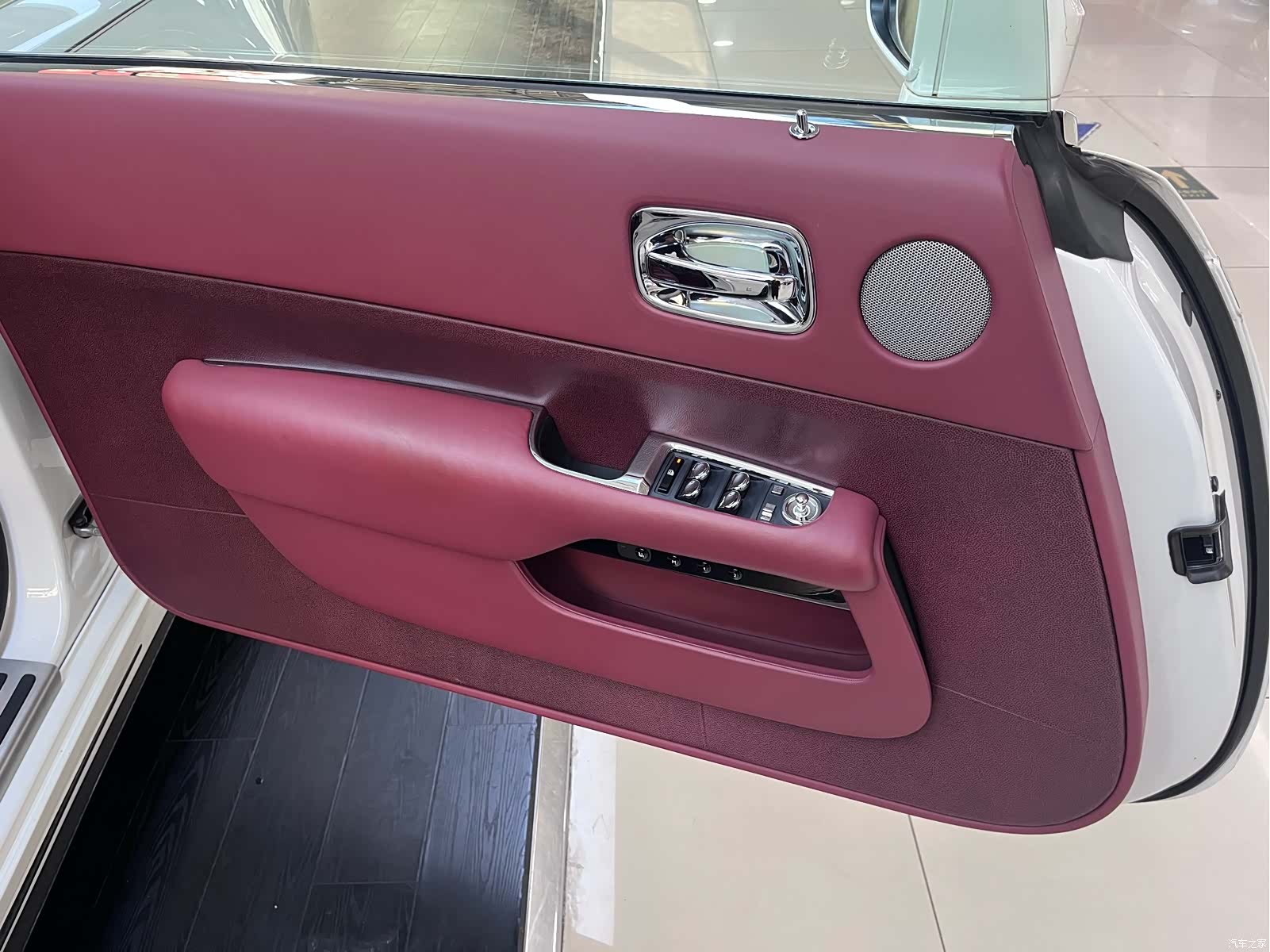 Rolls-Royce Wraith, 2014 9