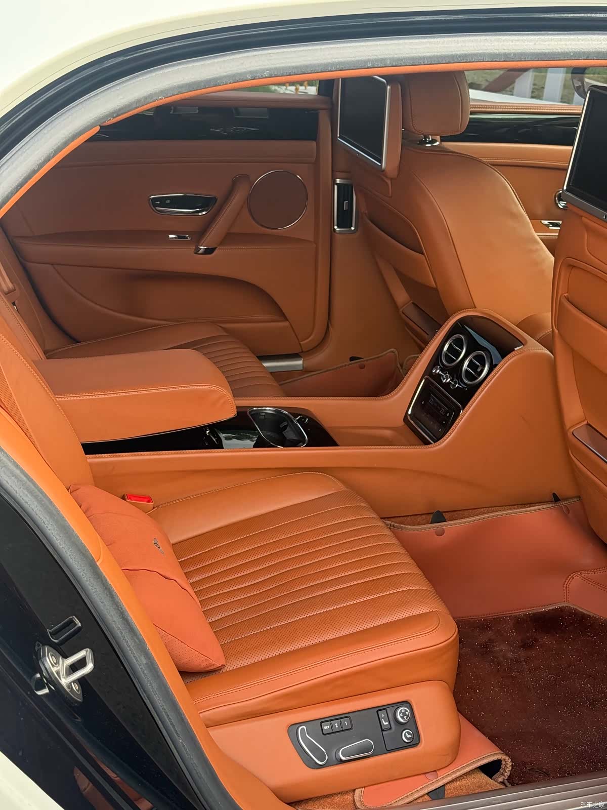 Bentley Flying Spur, 2017 15