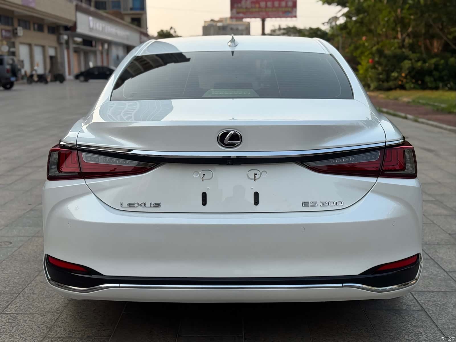 Lexus ES, 2019 4