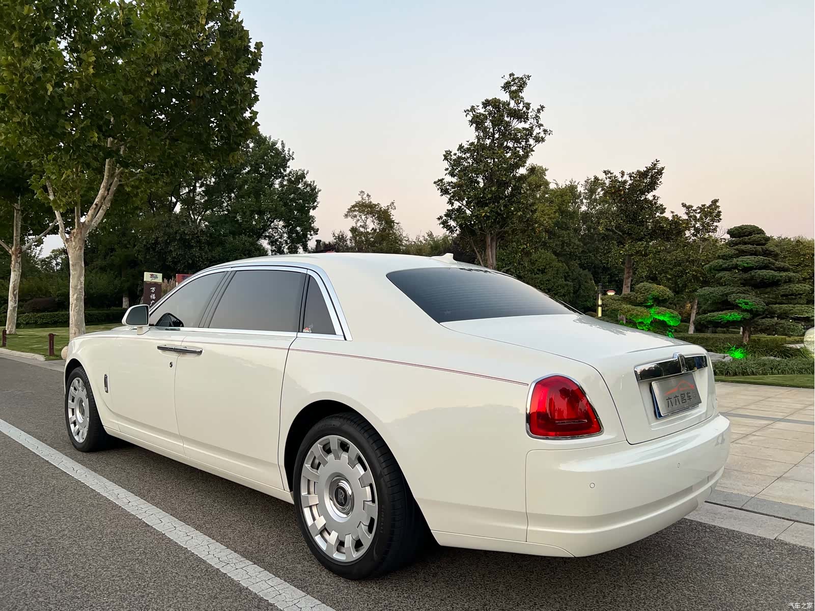 Rolls-Royce Ghost, 2016 все фото