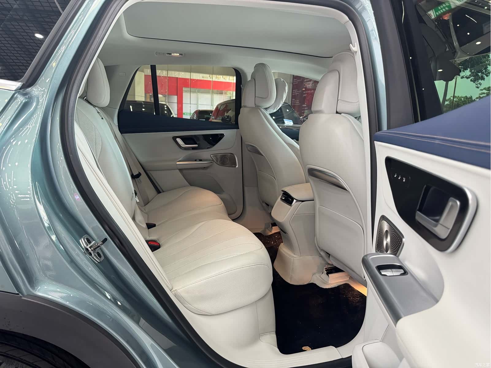 Mercedes-Benz EQE, 2024 15