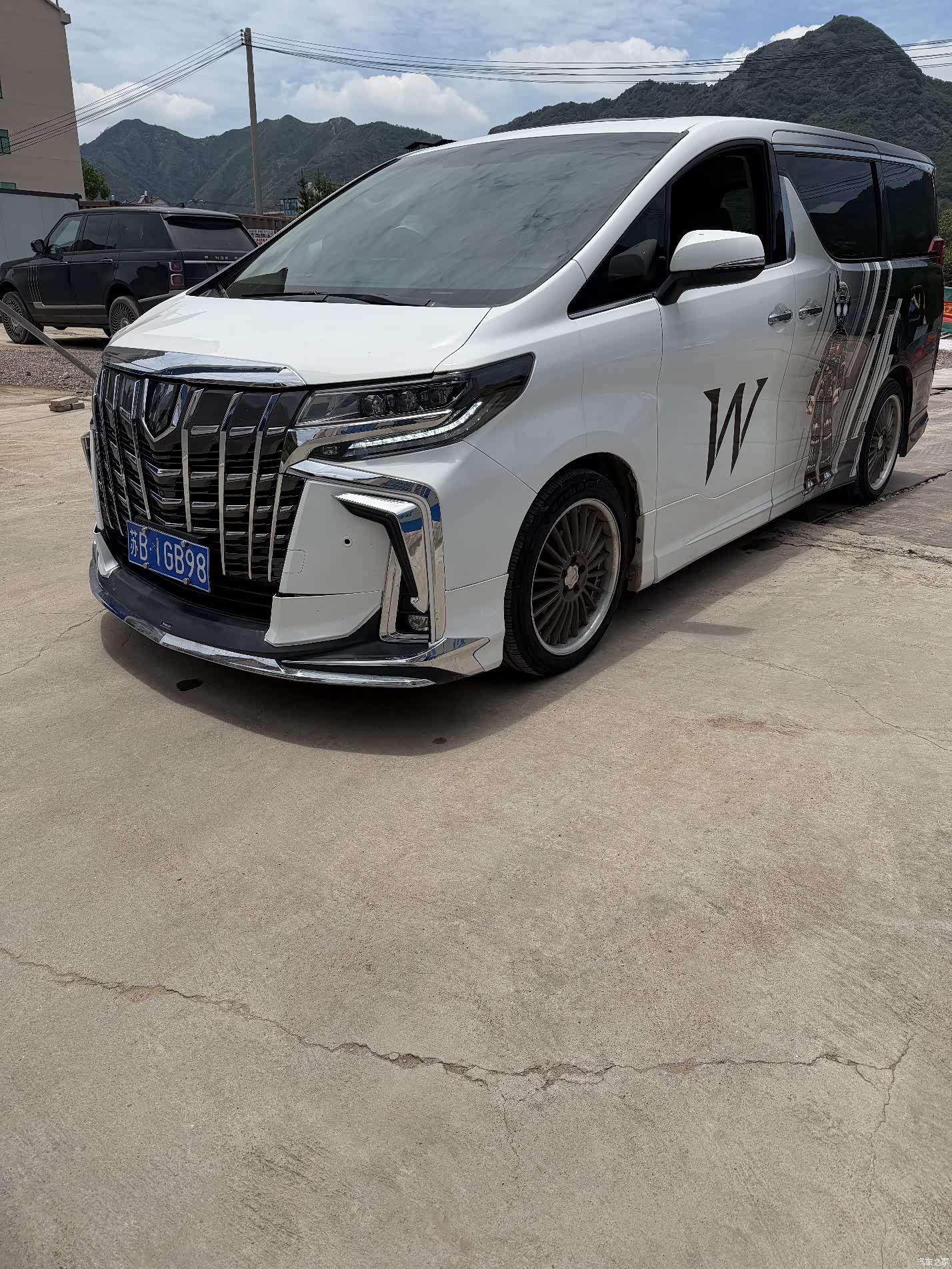 Toyota Alphard, 2015 1