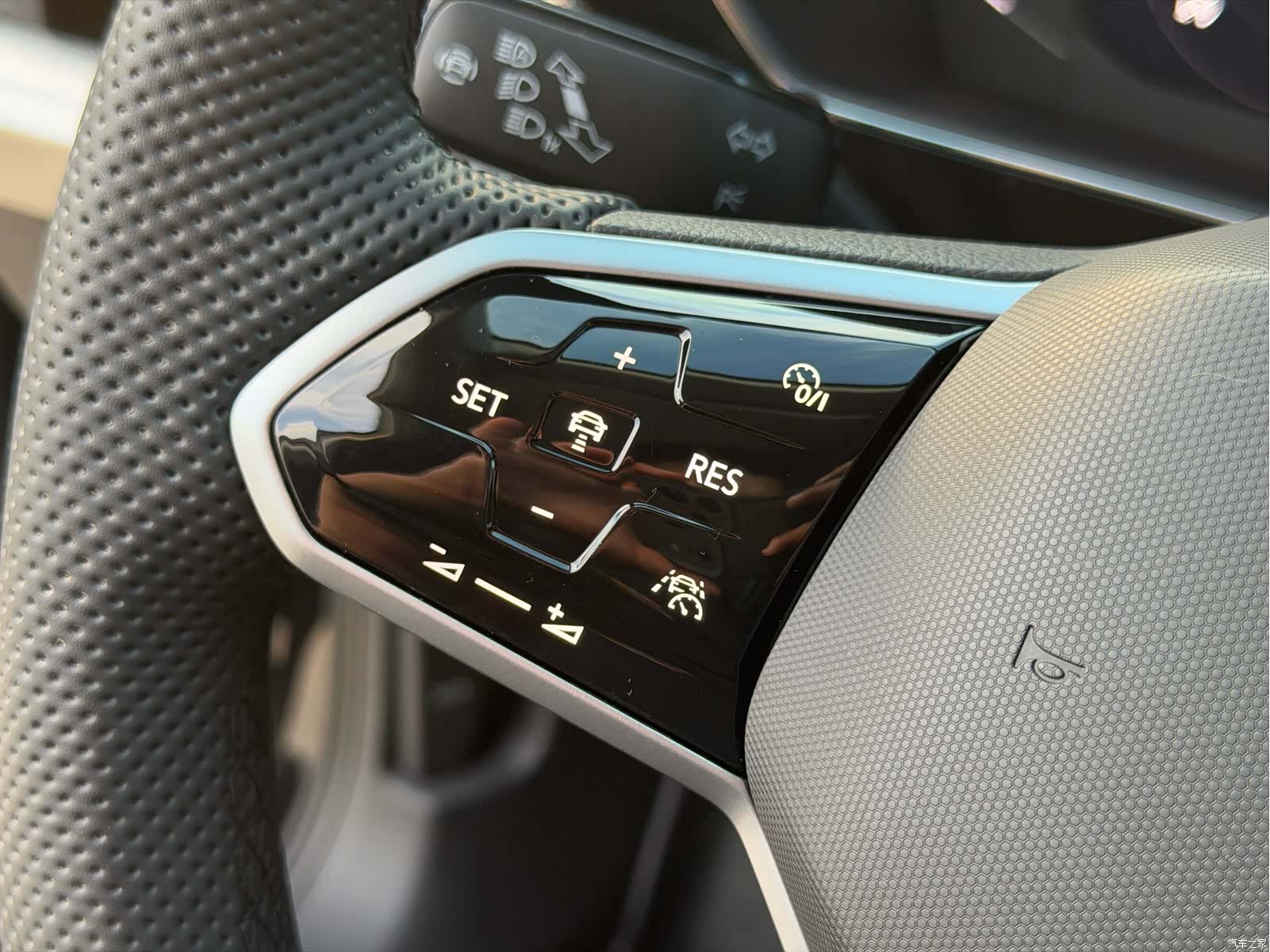 Volkswagen Passat, 2024 15