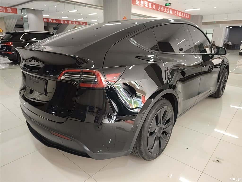 Tesla Model Y, 2023 7