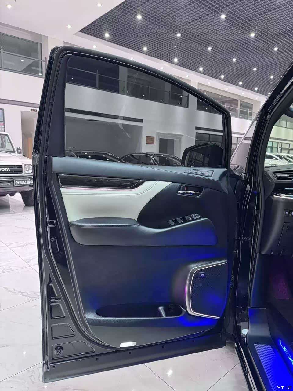 Lexus LM, 2020 15