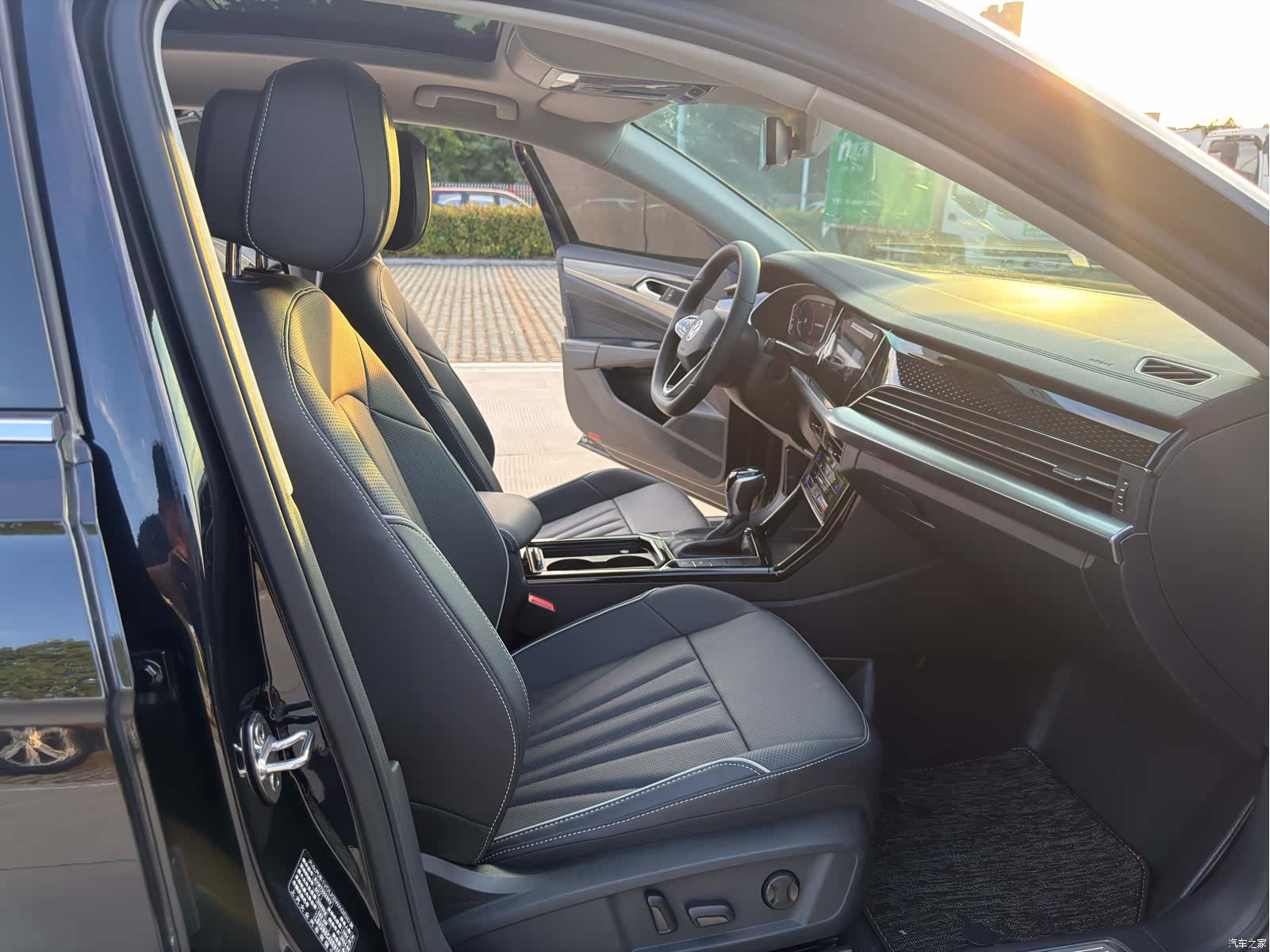 Volkswagen Passat, 2024 11