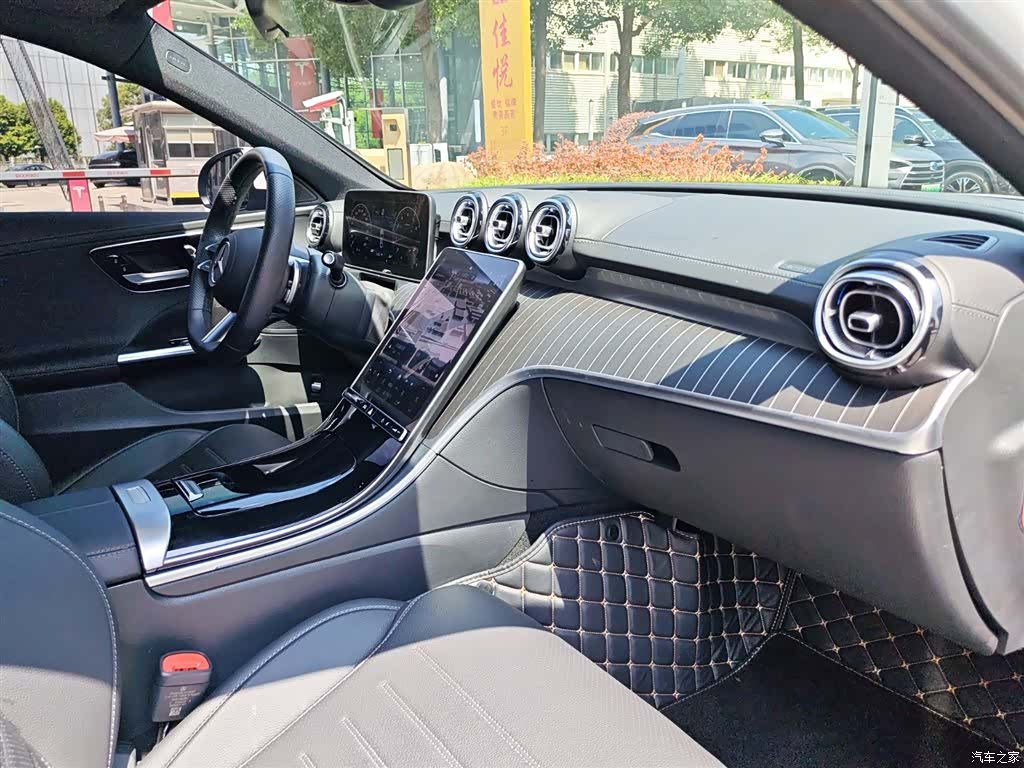 Mercedes-Benz C-Class, 2023 26