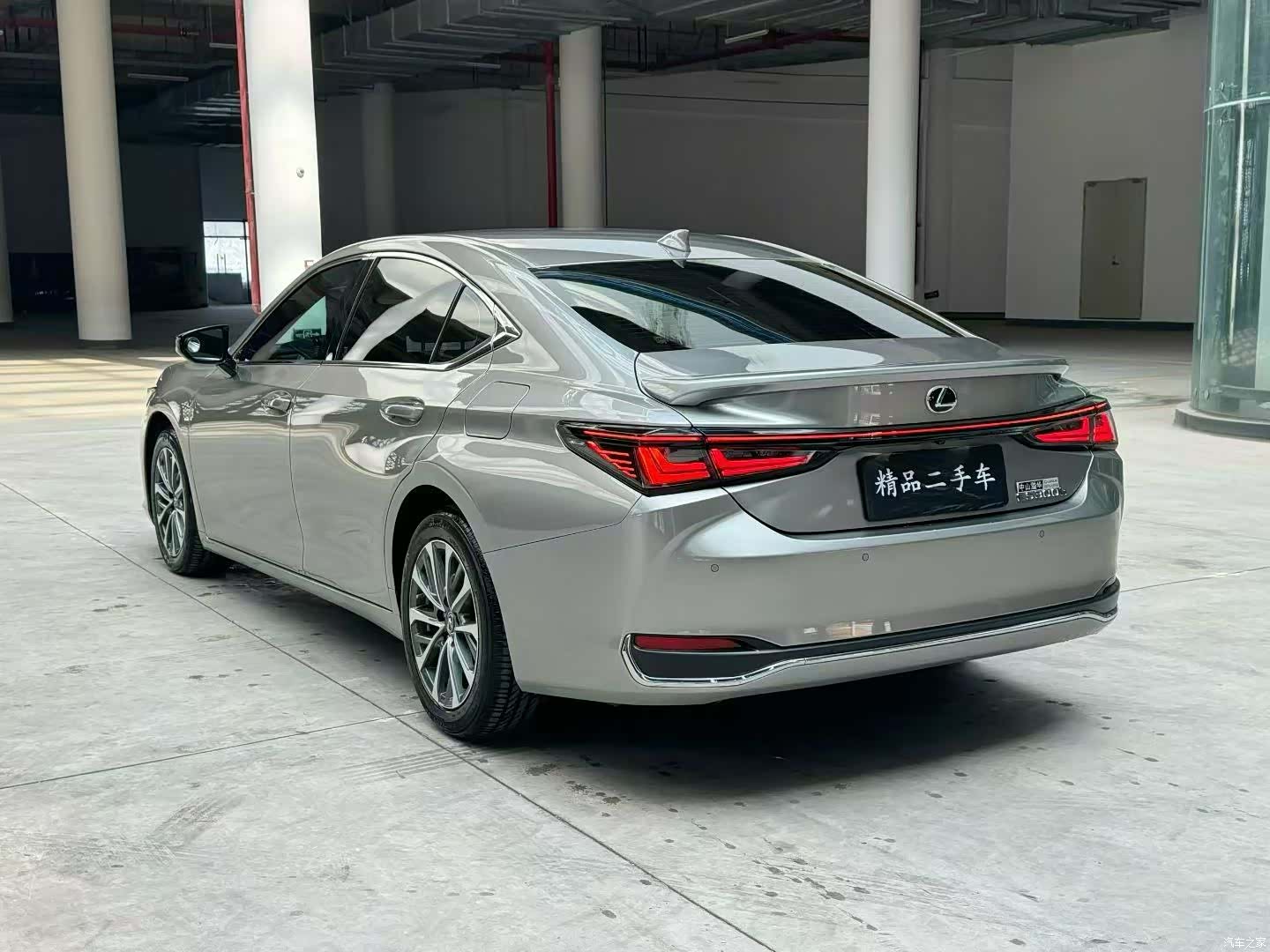 Lexus ES, 2025 7