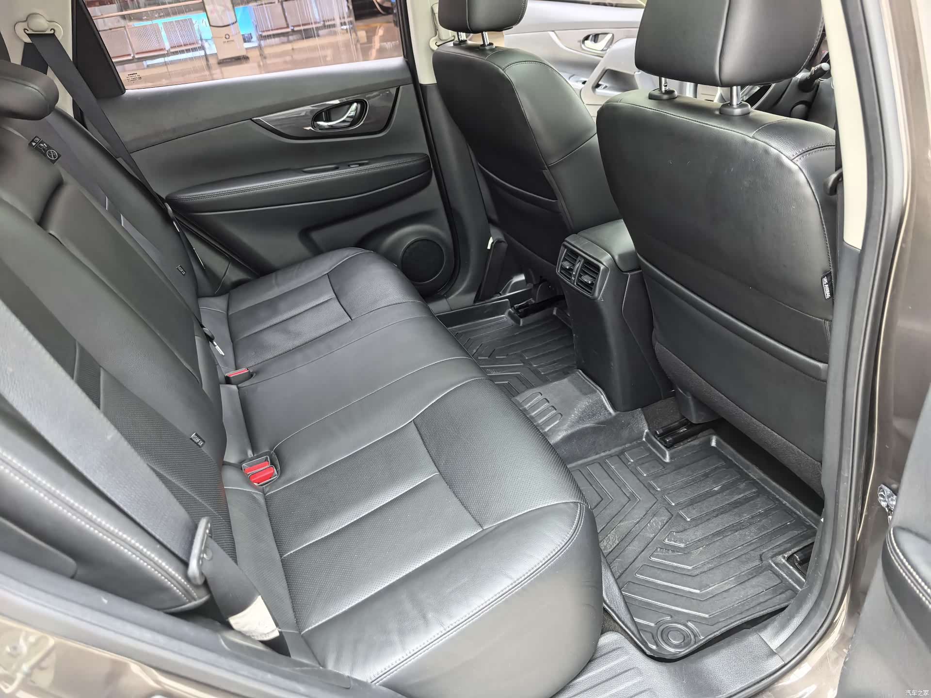 Nissan X-Trail, 2018 11