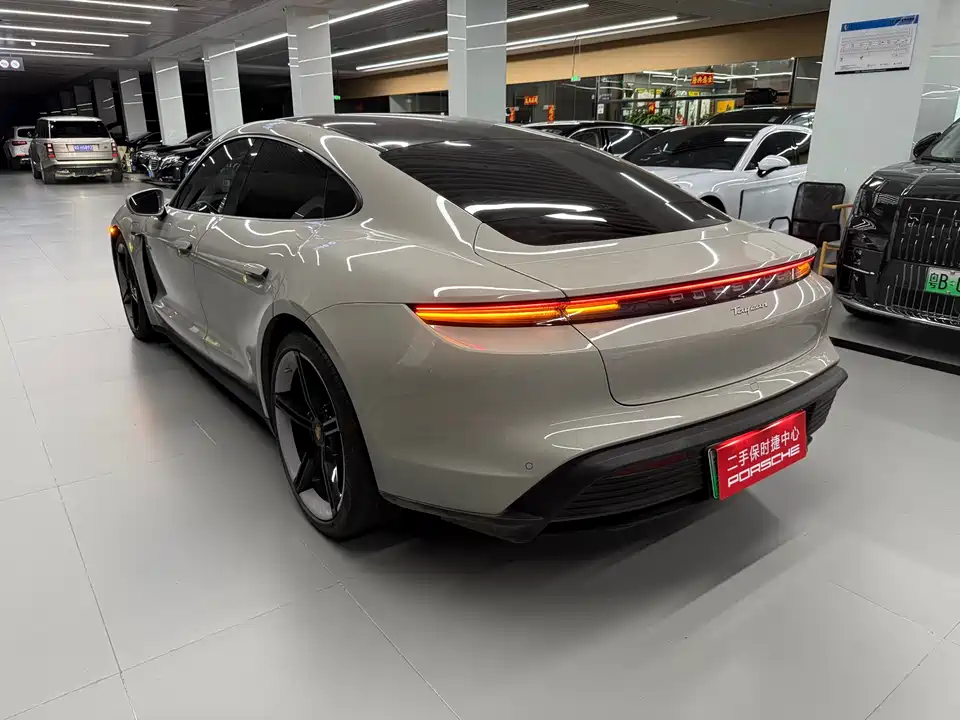 Porsche Taycan