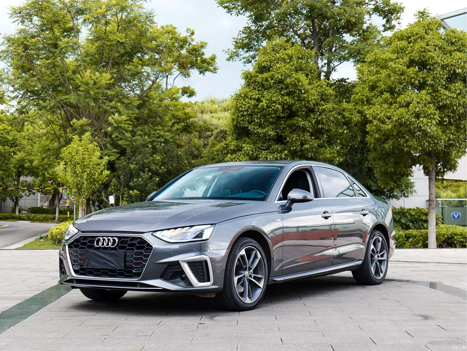 Audi A4L, 2021 1